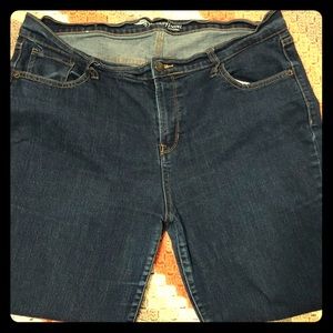 Old Navy Boyfriend Crop Jeans